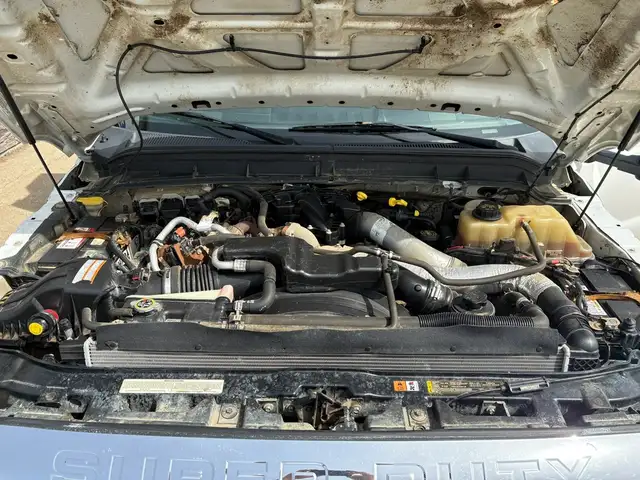 2015 Ford F-550 Reg Cab Service Body 4X4 XLT 6.7L - Clean Title - Photo 19