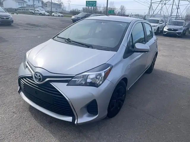 2017 Toyota Yaris LE - Photo 8