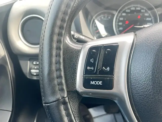 2017 Toyota Yaris LE - Photo 21