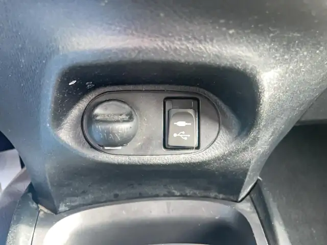 2017 Toyota Yaris LE - Photo 23