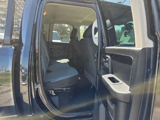 2021 Ram 1500 Classic Express 4x4 Quad Cab 6'4' Box - Photo 7