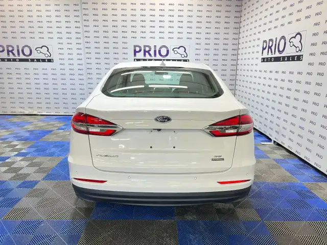 2020 Ford Fusion Hybrid - Photo 4