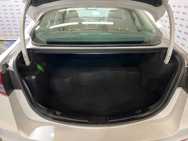 2020 Ford Fusion Hybrid - Photo 6