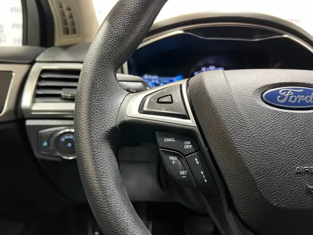 2020 Ford Fusion Hybrid - Photo 22