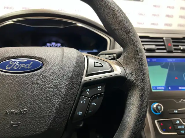 2020 Ford Fusion Hybrid - Photo 23