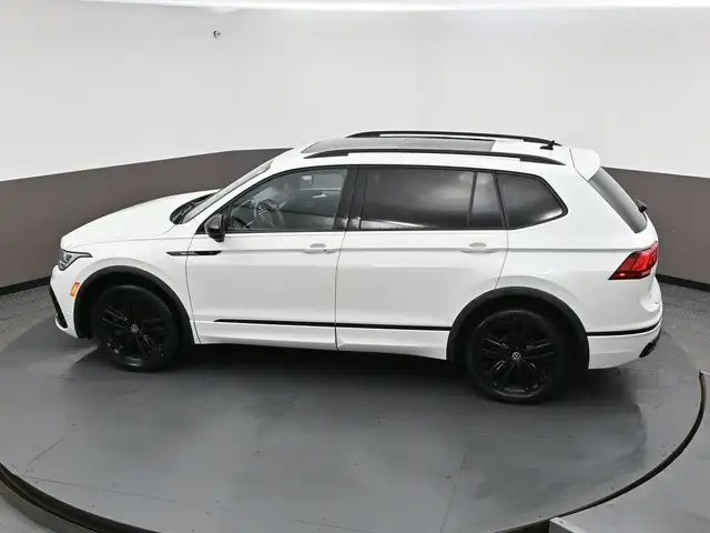 2022 Volkswagen Tiguan COMFORTLINE R-LINE AWD SUNROOF, LEATHERET - Photo 38