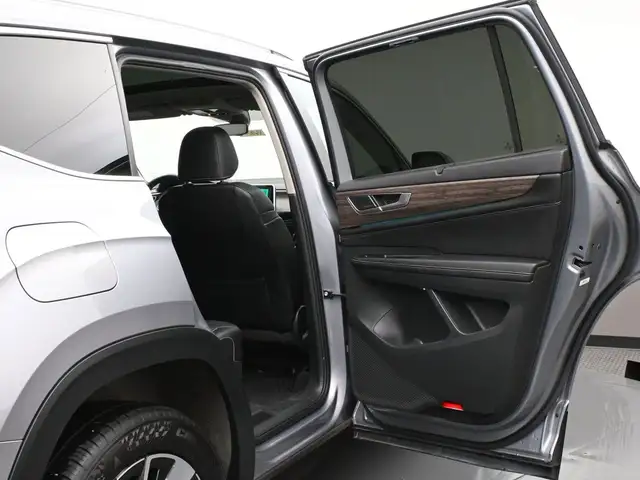 2024 Volkswagen Atlas Highline HEATED SEATS, HEATED STEERING WHE - Photo 28