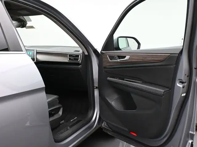 2024 Volkswagen Atlas Highline HEATED SEATS, HEATED STEERING WHE - Photo 30