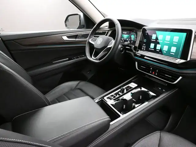 2024 Volkswagen Atlas Highline HEATED SEATS, HEATED STEERING WHE - Photo 33