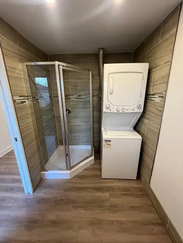 Brand New 1 Bedroom Apartment With Laundry! - Photo 4