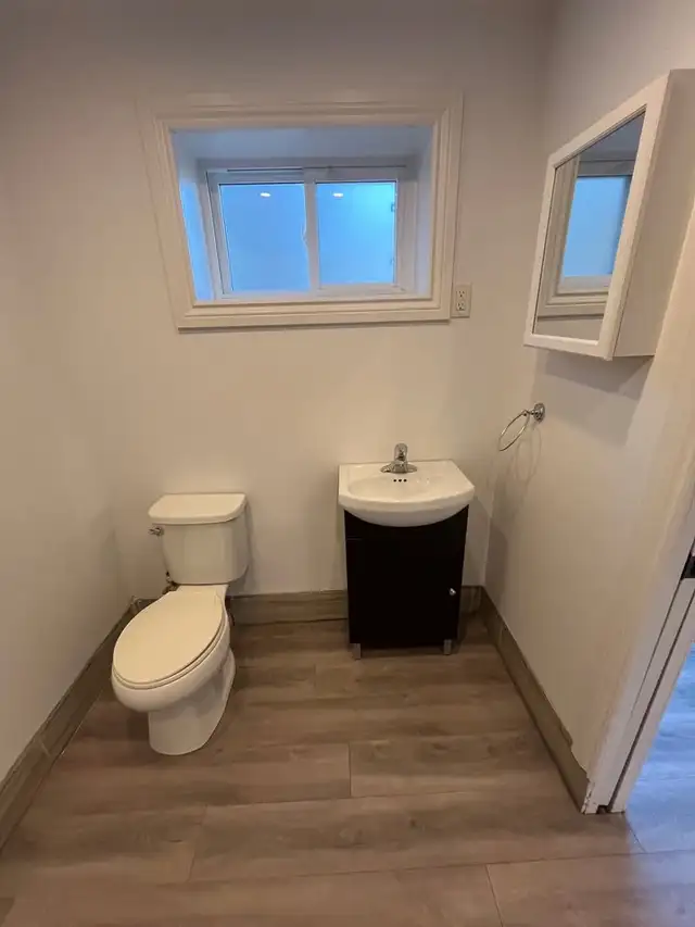 Brand New 1 Bedroom Apartment With Laundry! - Photo 5