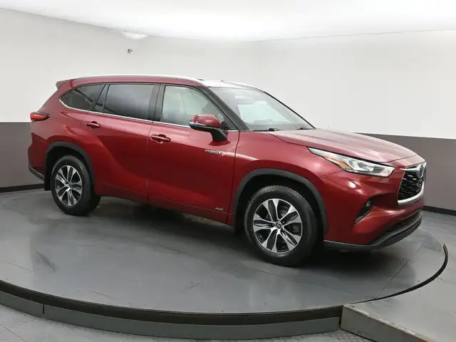 2021 Toyota Highlander Hybrid XLE | AWD | POWER SUNROOF | HEATED