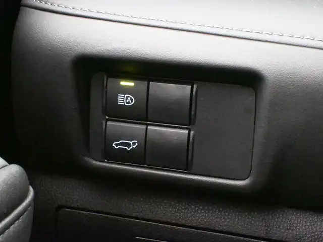 2021 Toyota Highlander Hybrid XLE | AWD | POWER SUNROOF | HEATED - Photo 13