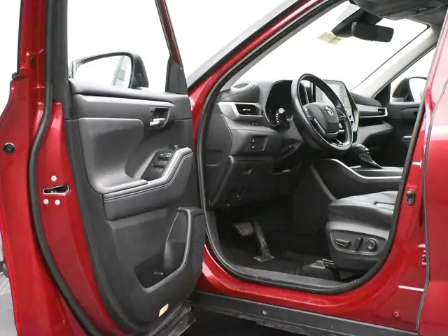 2021 Toyota Highlander Hybrid XLE | AWD | POWER SUNROOF | HEATED - Photo 19