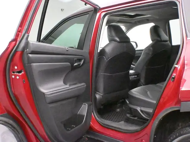 2021 Toyota Highlander Hybrid XLE | AWD | POWER SUNROOF | HEATED - Photo 20