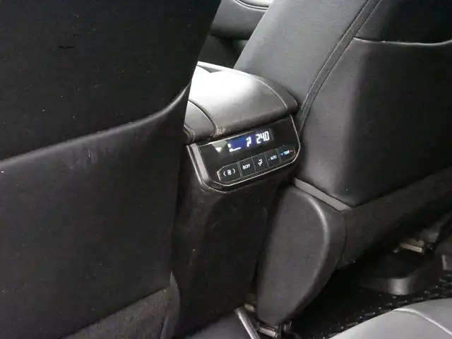 2021 Toyota Highlander Hybrid XLE | AWD | POWER SUNROOF | HEATED - Photo 21