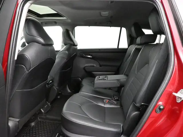 2021 Toyota Highlander Hybrid XLE | AWD | POWER SUNROOF | HEATED - Photo 22