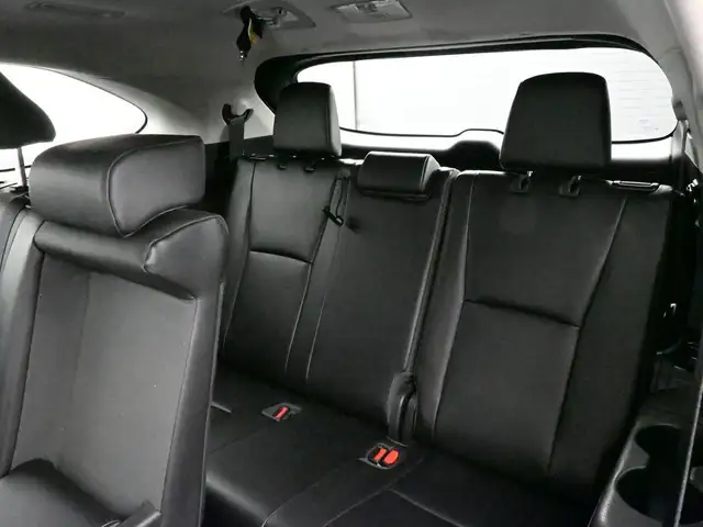 2021 Toyota Highlander Hybrid XLE | AWD | POWER SUNROOF | HEATED - Photo 23