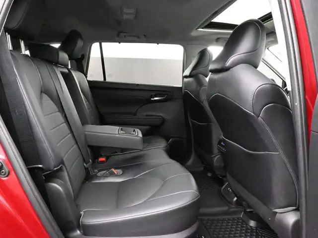 2021 Toyota Highlander Hybrid XLE | AWD | POWER SUNROOF | HEATED - Photo 30
