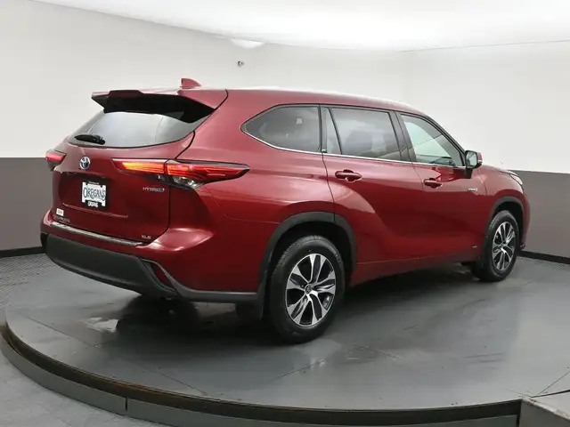 2021 Toyota Highlander Hybrid XLE | AWD | POWER SUNROOF | HEATED - Photo 38