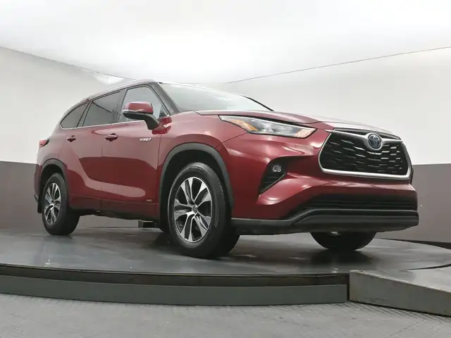 2021 Toyota Highlander Hybrid XLE | AWD | POWER SUNROOF | HEATED - Photo 40