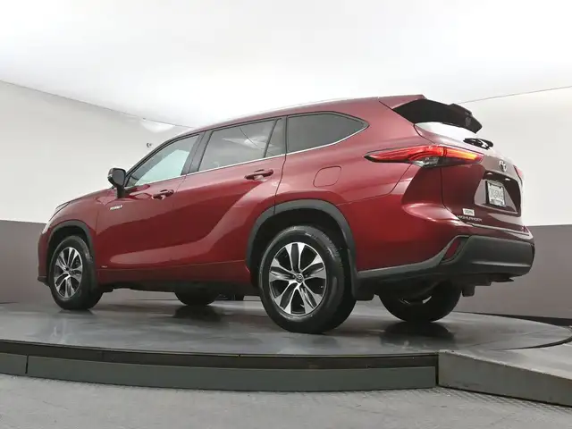 2021 Toyota Highlander Hybrid XLE | AWD | POWER SUNROOF | HEATED - Photo 46