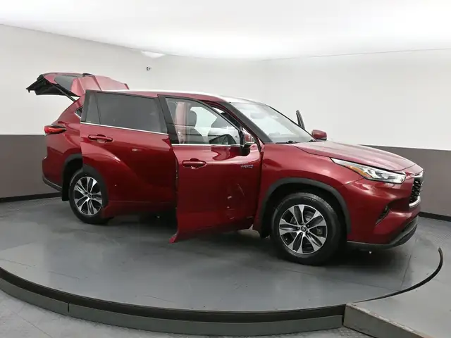 2021 Toyota Highlander Hybrid XLE | AWD | POWER SUNROOF | HEATED - Photo 57