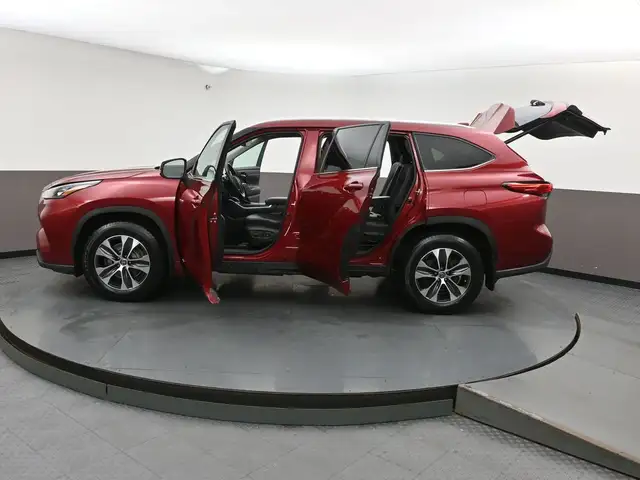 2021 Toyota Highlander Hybrid XLE | AWD | POWER SUNROOF | HEATED - Photo 60