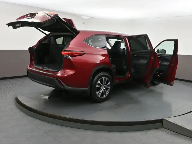 2021 Toyota Highlander Hybrid XLE | AWD | POWER SUNROOF | HEATED - Photo 63