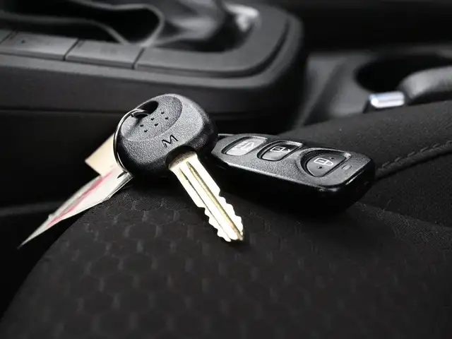 2020 Hyundai Elantra PREFERRED BACKUP CAMERA HEATED SEATS & MORE - Photo 5