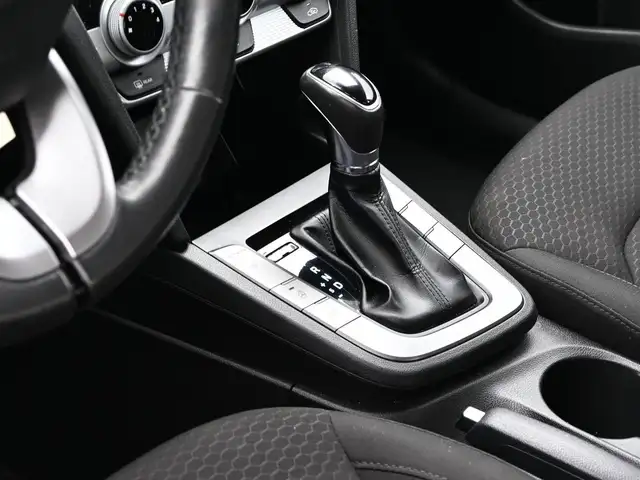 2020 Hyundai Elantra PREFERRED BACKUP CAMERA HEATED SEATS & MORE - Photo 8