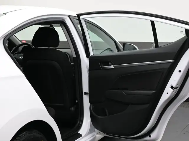 2020 Hyundai Elantra PREFERRED BACKUP CAMERA HEATED SEATS & MORE - Photo 24
