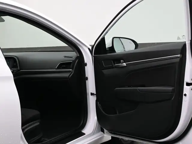 2020 Hyundai Elantra PREFERRED BACKUP CAMERA HEATED SEATS & MORE - Photo 27