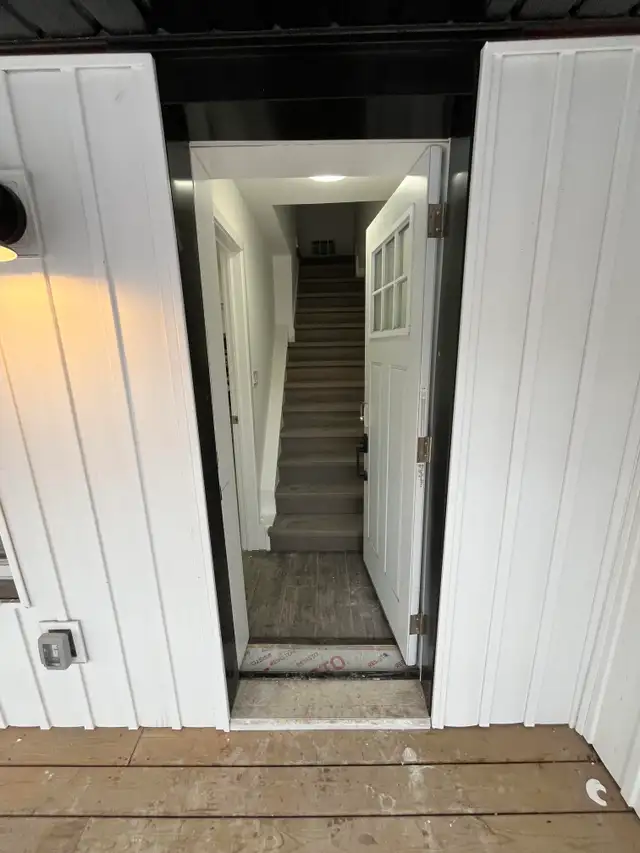 Brand New 1 Bedroom Upper Apartment! ALL-INCLUSIVE! - Photo 8