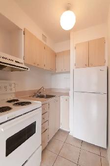 2 1/2 Studio with den available near Concordia - ID 4464 - Photo 4