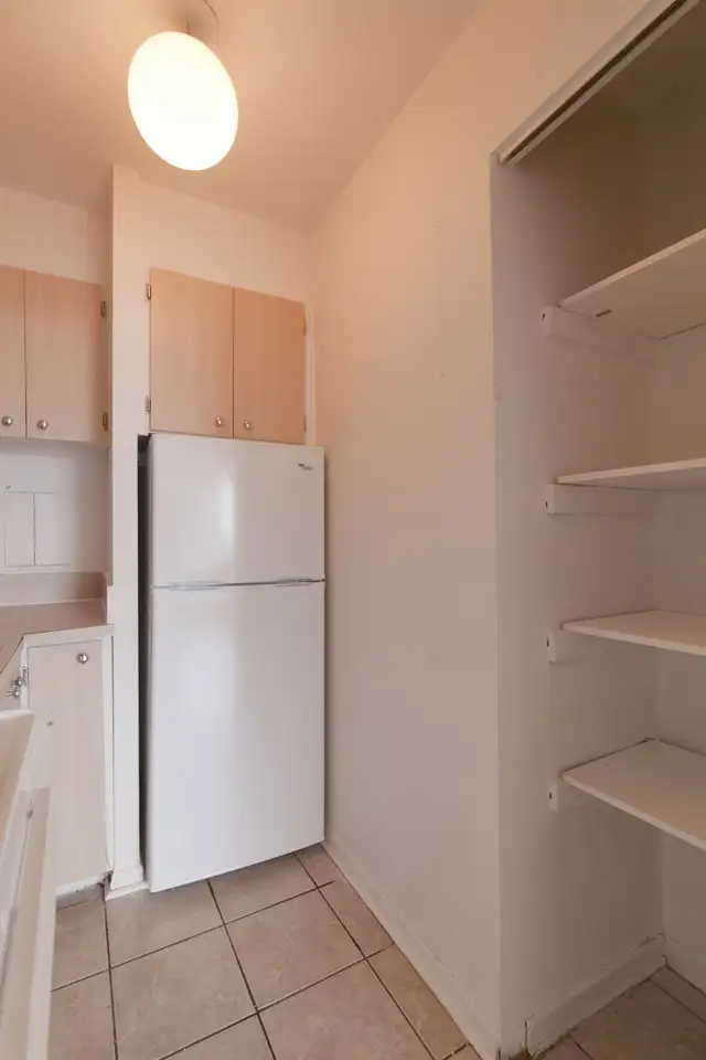 2 1/2 Studio with den available near Concordia - ID 4464 - Photo 5