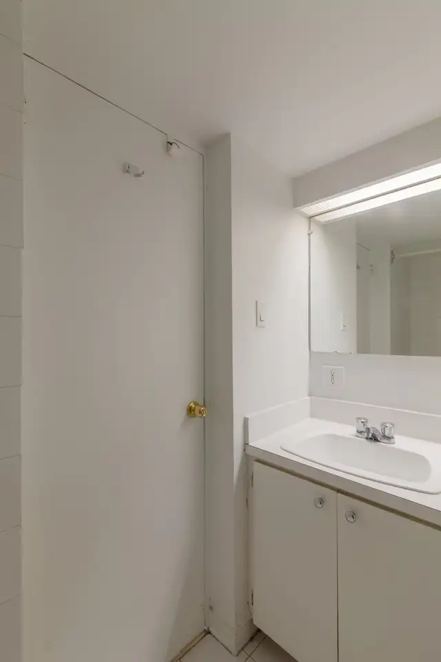 2 1/2 Studio with den available near Concordia - ID 4464 - Photo 7