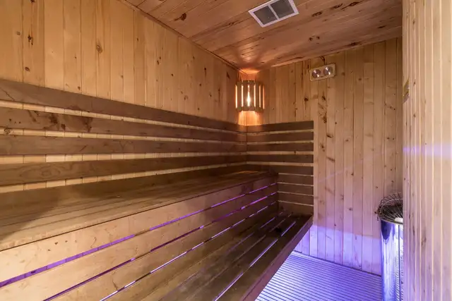 2 1/2 Studio with den available near Concordia - ID 4464 - Photo 10