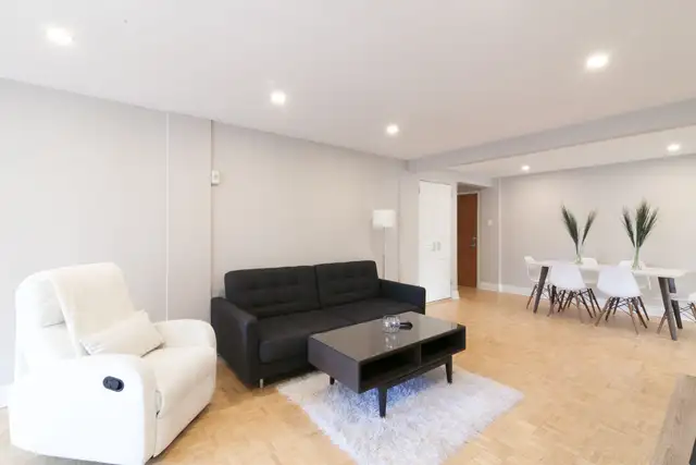 renovated 2-bedroom 1 bath apartment, near Peel, July - ID 409 - Photo 4