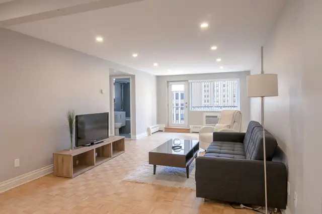 renovated 2-bedroom 1 bath apartment, near Peel, July - ID 409 - Photo 5