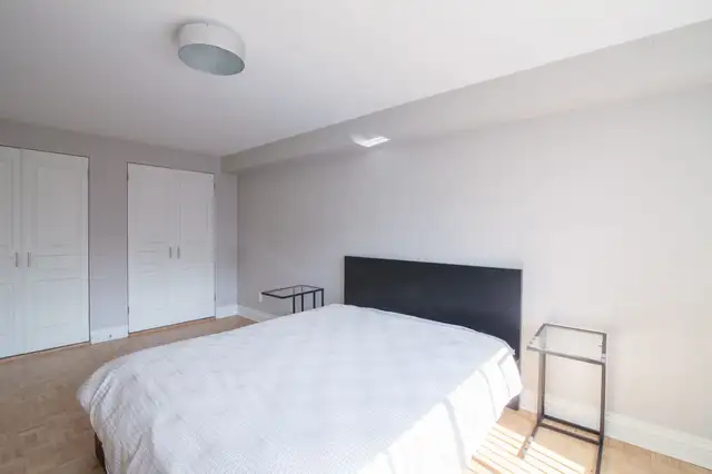 renovated 2-bedroom 1 bath apartment, near Peel, July - ID 409 - Photo 10