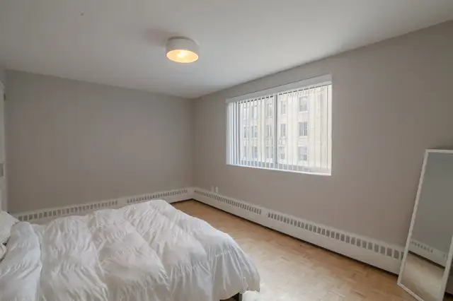 renovated 2-bedroom 1 bath apartment, near Peel, July - ID 409 - Photo 12