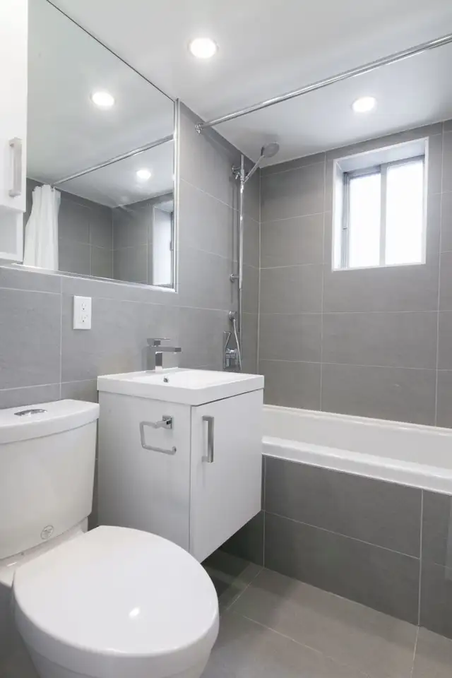 renovated 2-bedroom 1 bath apartment, near Peel, July - ID 409 - Photo 13