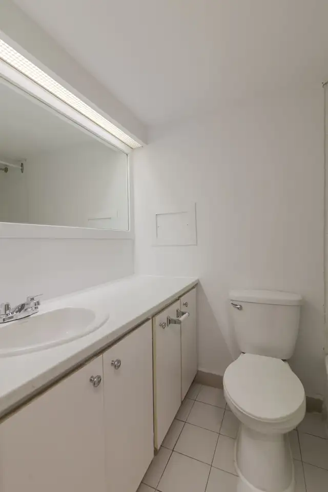 2 1/2 Studio with den near Concordia - ID 2286 - Photo 4