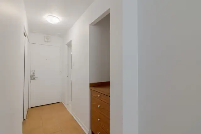 2 1/2 Studio with den near Concordia - ID 2286 - Photo 5