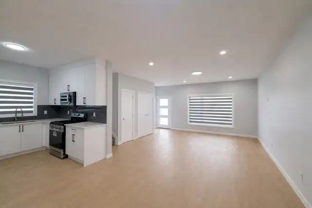 Alces 4 Bed 3 Bath Main Floor For Rent Edmonton - Photo 2