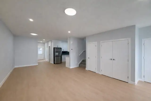 Alces 4 Bed 3 Bath Main Floor For Rent Edmonton - Photo 4