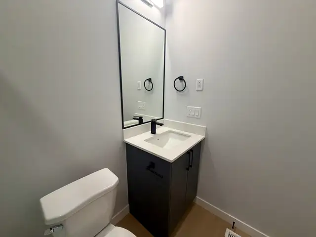 Alces 4 Bed 3 Bath Main Floor For Rent Edmonton - Photo 5