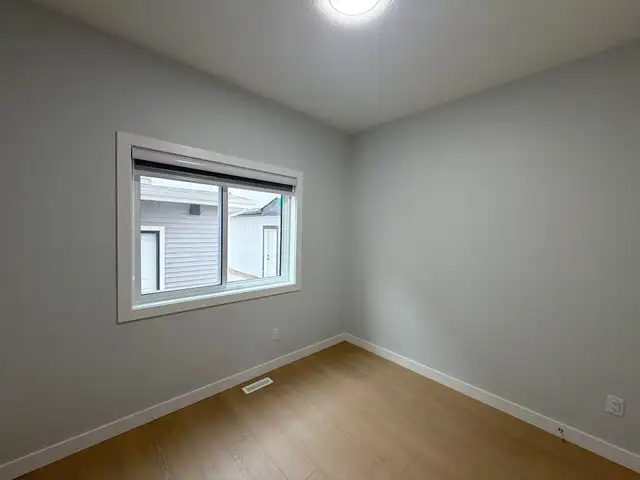Alces 4 Bed 3 Bath Main Floor For Rent Edmonton - Photo 6