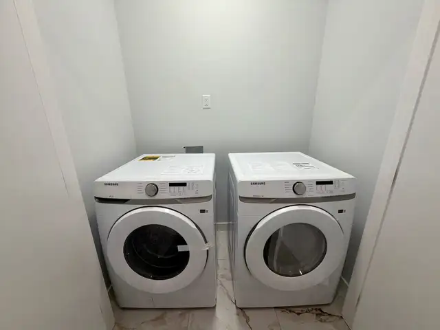 Alces 4 Bed 3 Bath Main Floor For Rent Edmonton - Photo 11